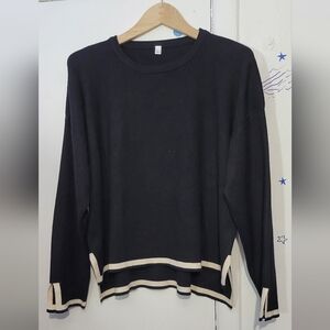 Women's Complete Set Top And Bottom Size Large pants are wide legs